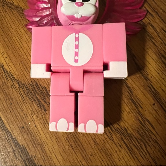 Roblox Action Series 12 Circus
Tent Hat Virtual Code Clown
Killings Buddy Bun - Picture 5 of 10